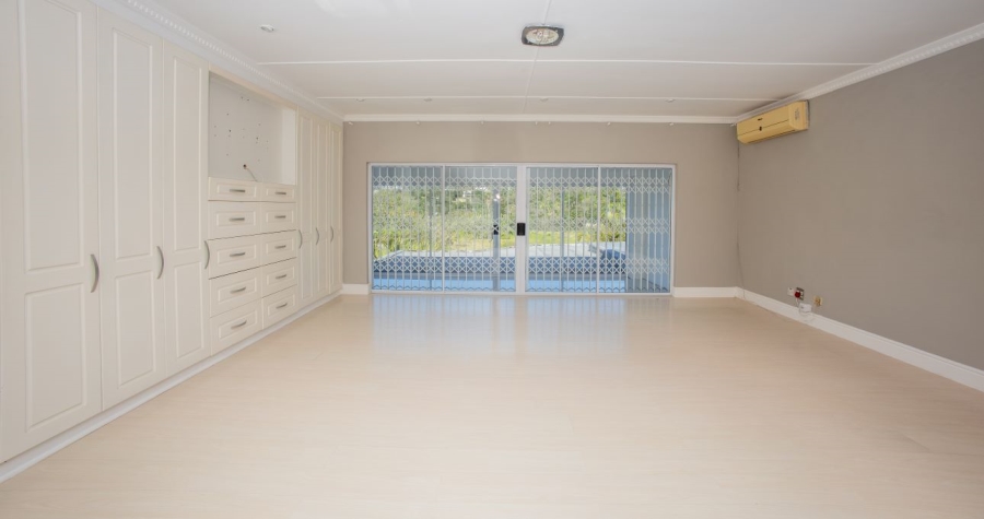4 Bedroom Property for Sale in Beacon Bay Eastern Cape